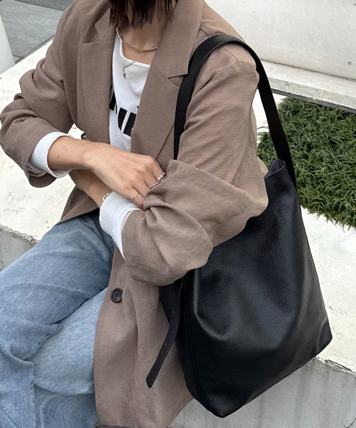 PAPILLONNER（パピヨネ）の「PAPILLONNER/レザーワンハンドルバッグ（ショルダーバッグ・レディース・オフホワイト/ブラック・FREE）」の17枚目の写真