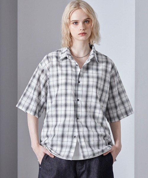 Loose/ルース(ルース)の「セミシアー ベーシック ワッシャーチェックシャツ(シャツ/ブラウス・メンズ・ホワイト/ダークグレー/ブルー・S/L/M)」の2枚目の写真