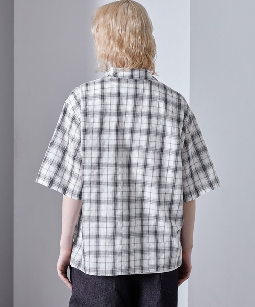 Loose/ルース(ルース)の「セミシアー ベーシック ワッシャーチェックシャツ(シャツ/ブラウス・メンズ・ホワイト/ダークグレー/ブルー・S/L/M)」の6枚目の写真