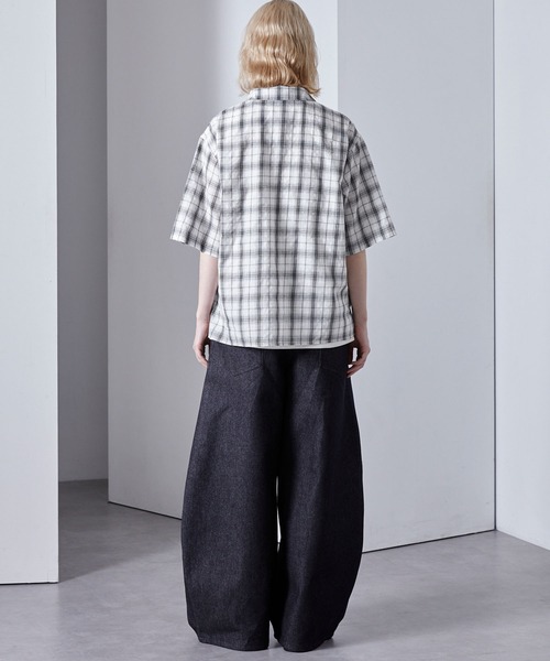 Loose/ルース(ルース)の「セミシアー ベーシック ワッシャーチェックシャツ(シャツ/ブラウス・メンズ・ホワイト/ダークグレー/ブルー・S/L/M)」の10枚目の写真
