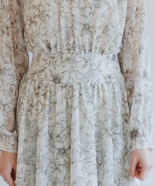 Paradise Picnic（パラダイスピクニック）の「TRANOI. スタンドカラーレトロフラワーワンピース（ワンピース・レディース・アイボリー/ブラック・FREE）」の20枚目の写真