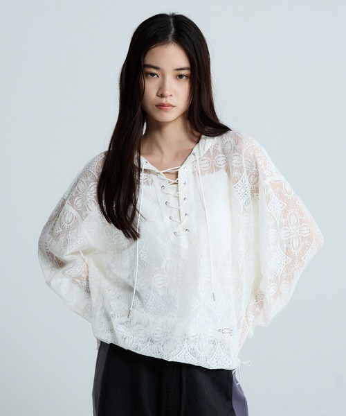 JEANASIS（ジーナシス）の「レースアノラックフーディ/656734（パーカー・レディース・ブラック/ホワイト・FREE）」の2枚目の写真