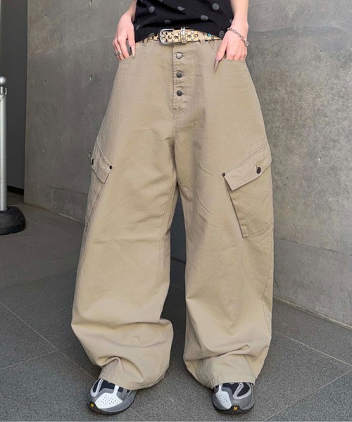 sedacle(セダクル)の「ボタンフライダックカーブパンツ(カーゴパンツ・メンズ・チャコールグレー/ネイビー/ベージュ/ボルドー/カーキ/ブラック/オフホワイト・SMALL/LARGE/MEDIUM)」の5枚目の写真