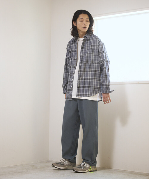 Firsthand(ファーストハンド)の「Firsthand/ファーストハンド ビッグシルエット オンブレ チェックシャツ / 長袖 / レギュラーカラー(シャツ/ブラウス・メンズ・ブラック/グレー/ホワイト・LARGE/MEDIUM)」の17枚目の写真