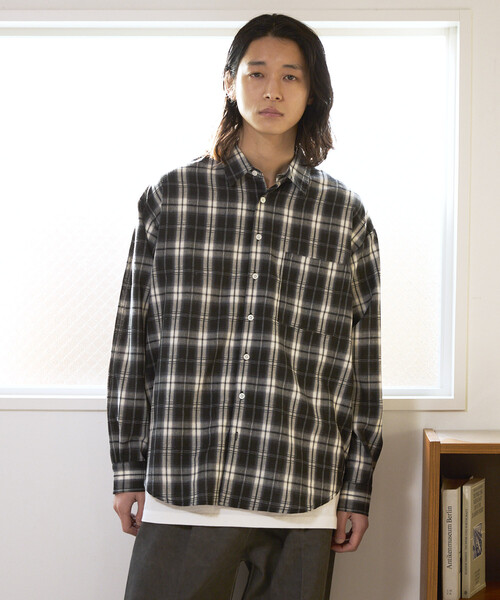Firsthand(ファーストハンド)の「Firsthand/ファーストハンド ビッグシルエット オンブレ チェックシャツ / 長袖 / レギュラーカラー(シャツ/ブラウス・メンズ・ブラック/グレー/ホワイト・LARGE/MEDIUM)」の18枚目の写真