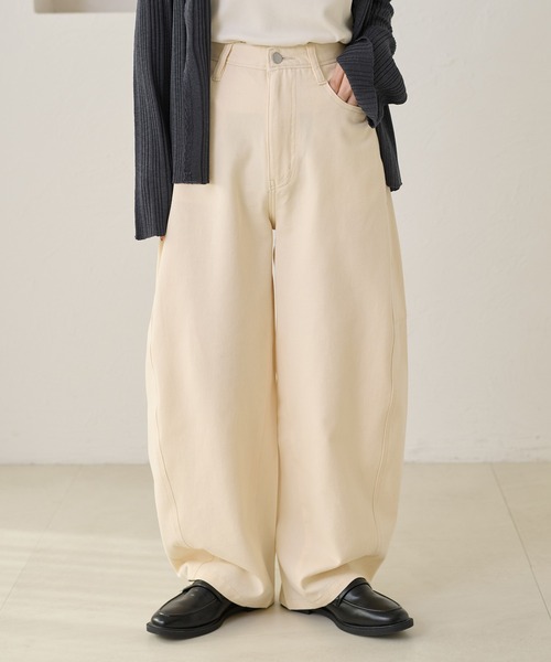 apres jour clair(アプレジュールクレア)の「【apres jour clair】カーブデザインデニムパンツ(デニムパンツ・レディース・インディゴブルー/アイボリー/ライトブルー/ブラウン系その他・LARGE/SMALL/MEDIUM)」の2枚目の写真