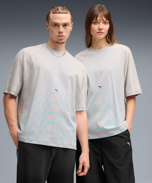 PUMA(プーマ)の「PUMA プーマ ユニセックス セラレーター グラフィック 半袖 Tシャツ(Tシャツ/カットソー・メンズ・ブラック/グレー系その他2・X-LARGE/SMALL/LARGE/MEDIUM)」の1枚目の写真
