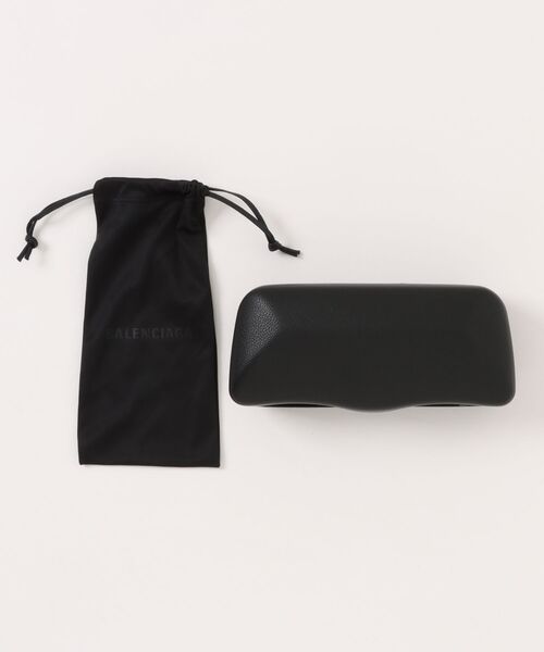 BALENCIAGA(バレンシアガ)の「【BALENCIAGA/バレンシアガ】オーバル サングラス BB0369SK 001(サングラス・レディース・ブラック・FREE)」の4枚目の写真