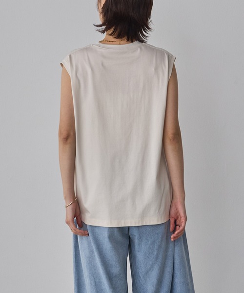 hunch(ハンチ)の「ミニロゴ フレンチスリーブ Tシャツ(Tシャツ/カットソー・レディース・チャコール/ライム/オフホワイト/ライトベージュ・FREE)」の16枚目の写真