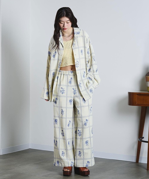 ROSE BUD（ローズバッド）の「(mag.by c)EMBROIDERY PANTS（その他パンツ・レディース・オフホワイト/ブラック・S/M）」の11枚目の写真