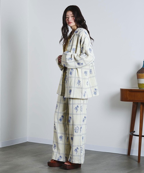 ROSE BUD（ローズバッド）の「(mag.by c)EMBROIDERY PANTS（その他パンツ・レディース・オフホワイト/ブラック・S/M）」の12枚目の写真