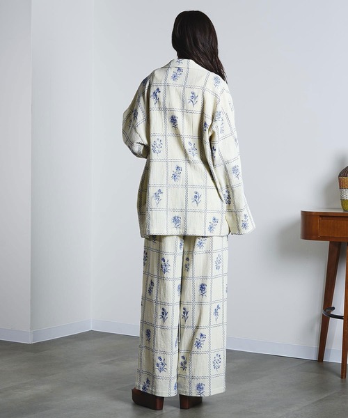 ROSE BUD（ローズバッド）の「(mag.by c)EMBROIDERY PANTS（その他パンツ・レディース・オフホワイト/ブラック・S/M）」の13枚目の写真