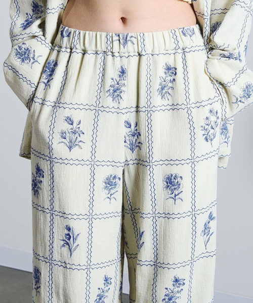 ROSE BUD（ローズバッド）の「(mag.by c)EMBROIDERY PANTS（その他パンツ・レディース・オフホワイト/ブラック・S/M）」の14枚目の写真