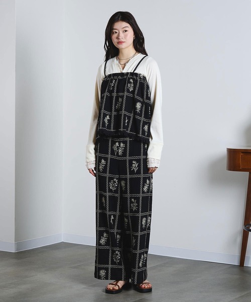 ROSE BUD（ローズバッド）の「(mag.by c)EMBROIDERY PANTS（その他パンツ・レディース・オフホワイト/ブラック・S/M）」の19枚目の写真