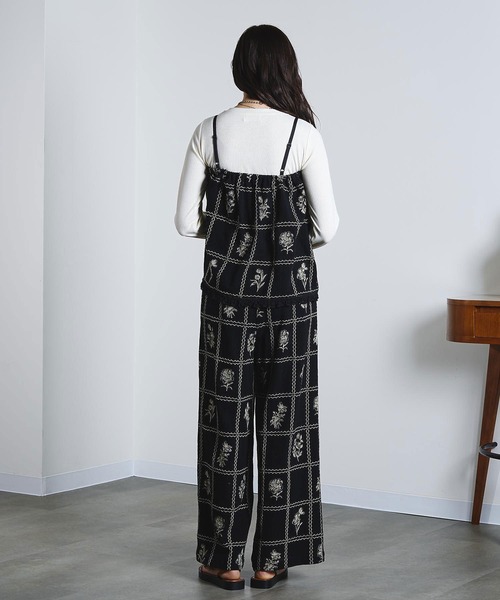 ROSE BUD（ローズバッド）の「(mag.by c)EMBROIDERY PANTS（その他パンツ・レディース・オフホワイト/ブラック・S/M）」の21枚目の写真