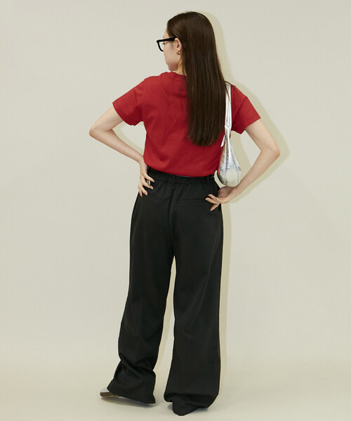 MARY QUANT(マリークワント)の「MARY QUANT × PUBLUX/マリークワント ワンポイント 刺繍 ロゴTシャツ 限定展開(Tシャツ/カットソー・レディース・ブラウン/レッド/オフホワイト/チャコールグレー/ネイビー/ブラック/その他・フリ-)」の12枚目の写真