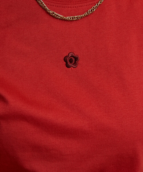 MARY QUANT(マリークワント)の「MARY QUANT × PUBLUX/マリークワント ワンポイント 刺繍 ロゴTシャツ 限定展開(Tシャツ/カットソー・レディース・ブラウン/レッド/オフホワイト/チャコールグレー/ネイビー/ブラック/その他・フリ-)」の14枚目の写真