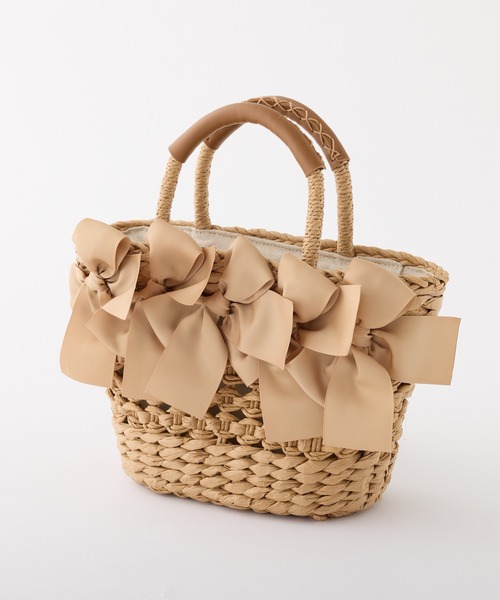 one after another NICE CLAUP(ワンアフターアナザーナイスクラップ)の「リボン付きペーパーかごバック(かごバッグ・レディース・ベージュ/ブラック・FREE)」の4枚目の写真