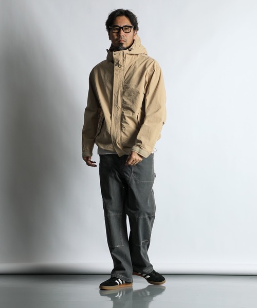 NANGA(ナンガ)の「NANGA×DUFFER DRY COTTON FIELD PARKA:ナンガ別注 セットアップ対応 ドライコットン フィールドパーカー(マウンテンパーカー・メンズ・ブラック/カーキ/ベージュ・MEDIUM/LARGE)」の7枚目の写真