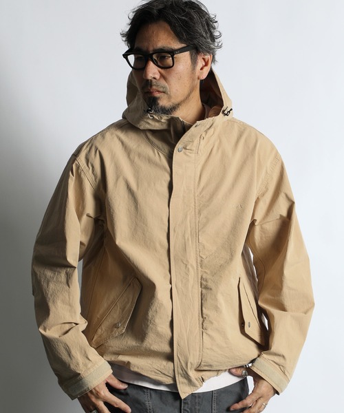 NANGA(ナンガ)の「NANGA×DUFFER DRY COTTON FIELD PARKA:ナンガ別注 セットアップ対応 ドライコットン フィールドパーカー(マウンテンパーカー・メンズ・ブラック/カーキ/ベージュ・MEDIUM/LARGE)」の6枚目の写真
