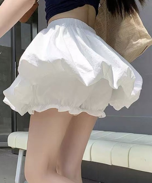 Ada.(エイダ)の「【Mellfy】ボリューム ウエストギャザー バルーン ミニスカート(スカート・レディース・ブラック/ホワイト・FREE)」の4枚目の写真
