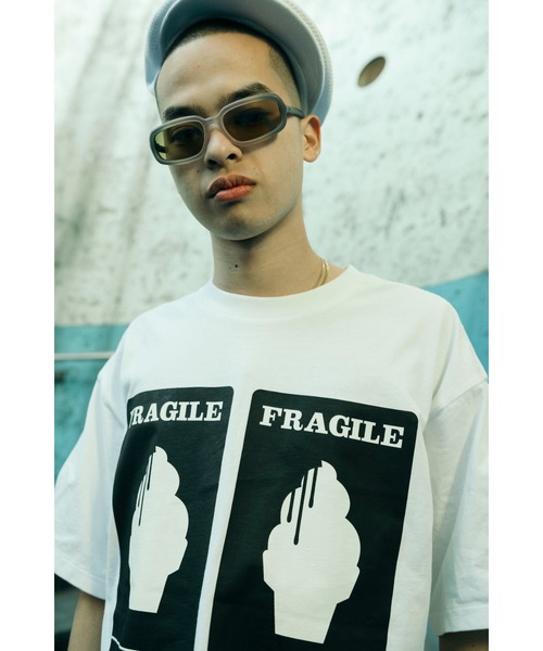 ICECREAM(アイスクリーム)の「COTTON T-SHIRT FRAGILE(Tシャツ/カットソー・メンズ・ブラック/ホワイト系その他・MEDIUM/LARGE/X-LARGE/SMALL)」の11枚目の写真