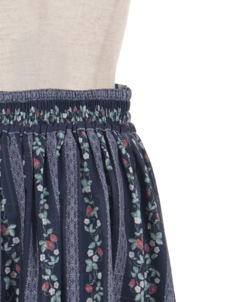 axes femme（アクシーズファム）の「苺柄切替フレアスカート（スカート・レディース・レッド/ネイビー/キナリ・FREE）」の20枚目の写真