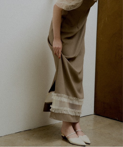 LE'RURE(リルアー)の「Flower tulle frill line dress(ドレス・レディース・アイボリー/ベージュ系その他/チャコール・TALL/SMALL/MEDIUM)」の14枚目の写真