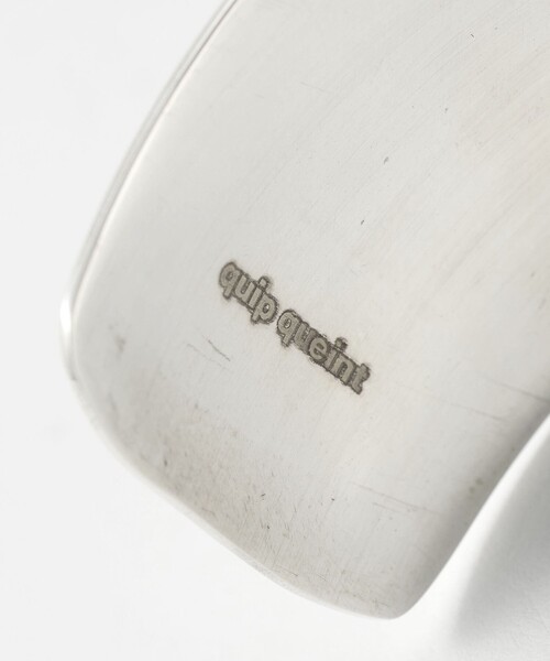 quip queint(クイップクエイント)の「<quip queint>ORG CURVE バングル(ブレスレット・レディース・シルバー・FREE)」の6枚目の写真