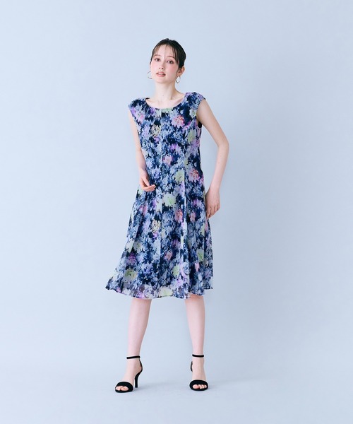 Audie a Muses(オーディアミューズ)の「モザイクフラワープリントワンピース(ワンピース・レディース・ベージュ/ネイビー・38/42)」の10枚目の写真
