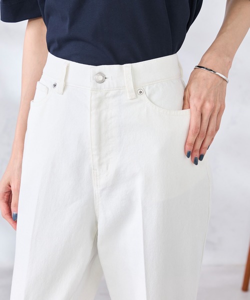 GALLORIA（ギャローリア）の「【ウエスト平ゴム内蔵】デニムセミフレアパンツ（デニムパンツ・レディース・アイボリー・S/M/LL/L）」の2枚目の写真