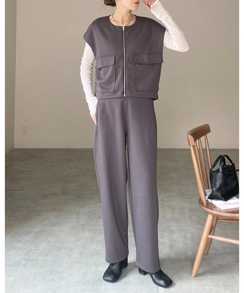 She's Closet(シーズクローゼット)の「フロントジップベスト&パンツスタイル セットアップ(セットアップ・レディース・チャコールグレー/ブラック/アイボリー/ブラウン・FREE)」の2枚目の写真
