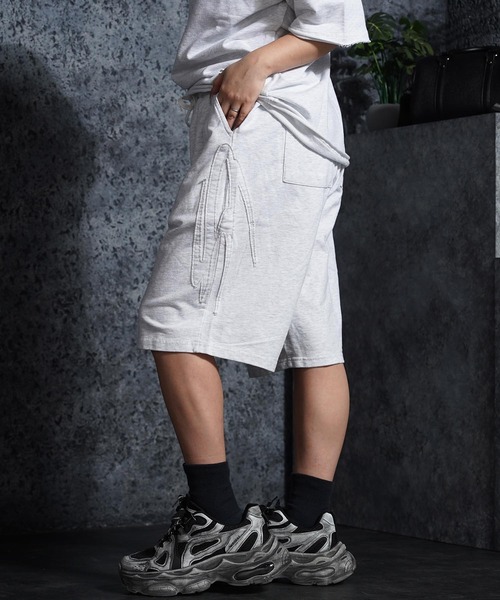 1111clothing(ワンフォークロージング)の「【セットアップ可能】ミニ裏毛 アップリケ ショートパンツ / Mini-Fleece Applique Shorts(スウェットパンツ・メンズ・アッシュ/ブラック・XL/L/M)」の1枚目の写真