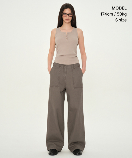 MUSINSA STANDARD WOMAN（ムシンサスタンダードウーマン）の「ウィメンズヘンリーネックタンクトップ[グレーシュベージュ]（Tシャツ/カットソー・レディース・その他・X-SMALL/SMALL/MEDIUM/LARGE）」の2枚目の写真
