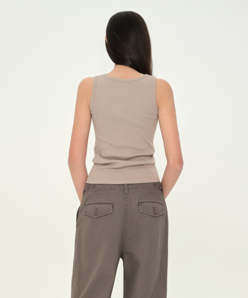 MUSINSA STANDARD WOMAN（ムシンサスタンダードウーマン）の「ウィメンズヘンリーネックタンクトップ[グレーシュベージュ]（Tシャツ/カットソー・レディース・その他・X-SMALL/SMALL/MEDIUM/LARGE）」の3枚目の写真