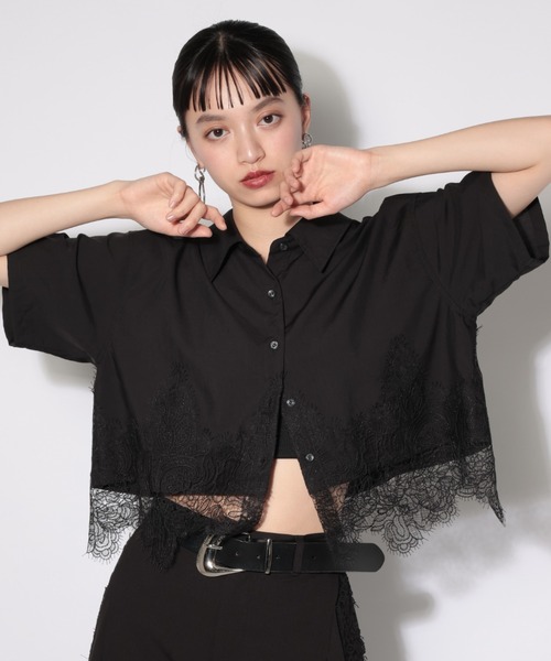 PAGEBOY（ページボーイ）の「レースドッキングショートシャツ（シャツ/ブラウス・レディース・ブラック/ブルー/オフホワイト・FREE）」の2枚目の写真