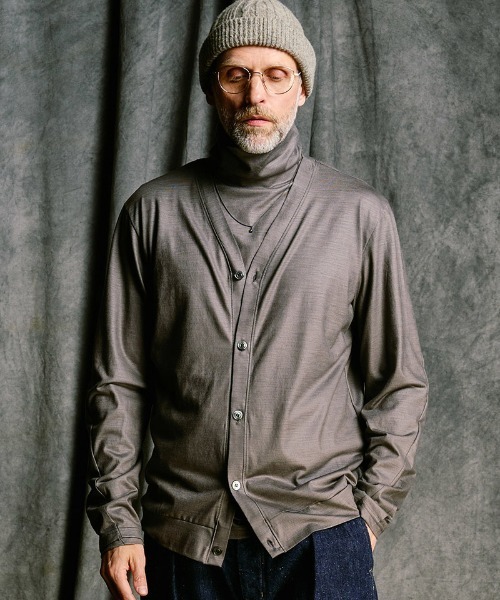 wjk（ダヴルジェイケイ）の「mcg3812- ex.comfy wool middle cardigan Vネックカーディガン(6893 wn08j)（カーディガン/ボレロ・メンズ・グレー系その他/ブラック・S/M/L/XL）」の4枚目の写真