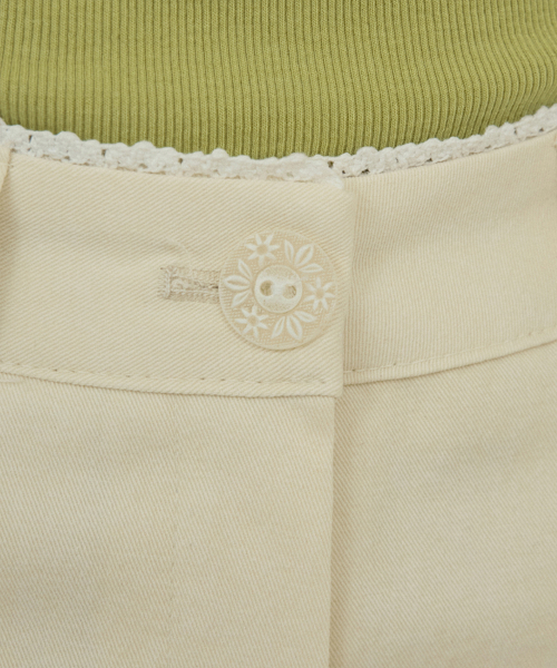 OURNOSTALGIA(アワー ノスタルジア)の「Lace cotton short pants_Pale lemon(O25-PT03)(その他パンツ・レディース・ライトイエロー・SMALL/MEDIUM)」の3枚目の写真