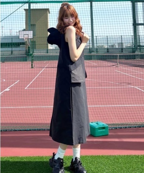 NEW BALANCE(ニューバランス)の「NB GREY カラーブロックドレス(ワンピース・レディース・ベージュ/ブラック・MEDIUM/LARGE/X-LARGE/SMALL)」の4枚目の写真