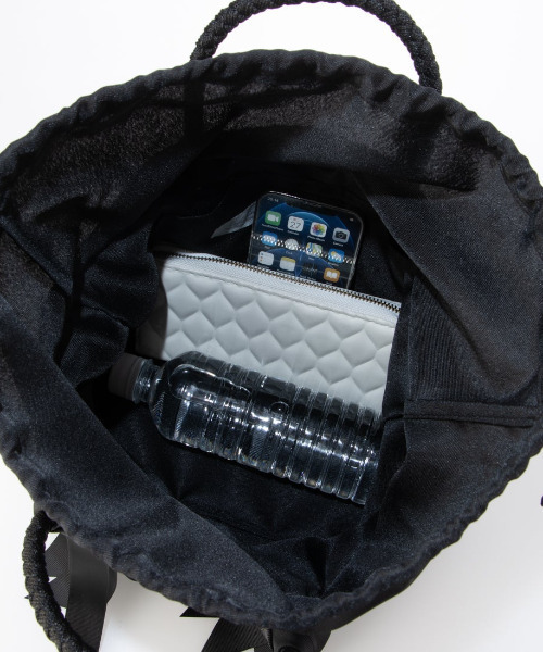 cache cache(カシュ カシュ)の「カシュカシュ cachecache / 下がりグログラン柄編みトート カゴバッグ(かごバッグ・レディース・ベージュ系その他/グレー/ブラック・FREE)」の4枚目の写真