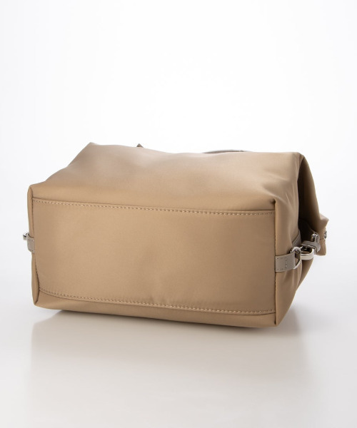 cache cache(カシュ カシュ)の「カシュカシュ cachecache / サイドナスカンナイロンボストンバッグ(トートバッグ・レディース・ベージュ/ブラック・FREE)」の12枚目の写真