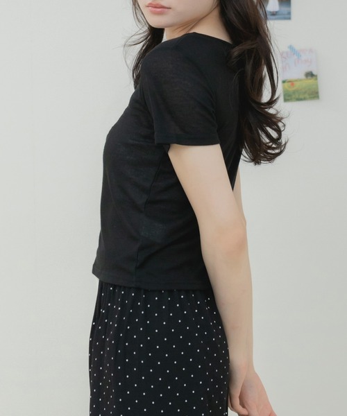 HEILIS(ヘイリス)の「シアーリブヘンリー半袖カットソー / シアートップス 半袖カットソー ヘンリーネック リブトップス コンパクトトップス レイヤード 韓国 カジュアル フェミニン 春服 夏服 秋服 ブラック オフホワイト グレー ブルー ピンク レッド 黒 白 灰色 青 赤(Tシャツ/カットソー・レディース・ブルー/ブラック/レッド/オフホワイト/グレー/ピンク・FREE)」の9枚目の写真