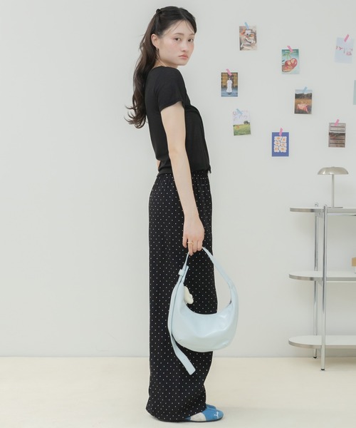 HEILIS(ヘイリス)の「シアーリブヘンリー半袖カットソー / シアートップス 半袖カットソー ヘンリーネック リブトップス コンパクトトップス レイヤード 韓国 カジュアル フェミニン 春服 夏服 秋服 ブラック オフホワイト グレー ブルー ピンク レッド 黒 白 灰色 青 赤(Tシャツ/カットソー・レディース・ブルー/ブラック/レッド/オフホワイト/グレー/ピンク・FREE)」の13枚目の写真
