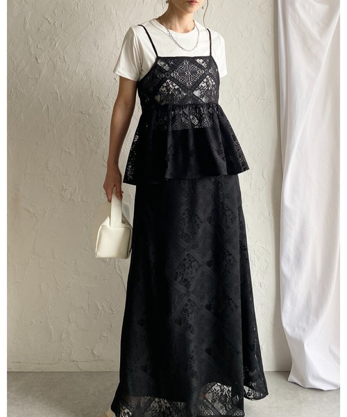 She's Closet(シーズクローゼット)の「花柄 ブロックレース キャミソール ビスチェ ナローロングスカート セットアップ(セットアップ・レディース・アイボリー/ブラック/ベージュ・FREE)」の2枚目の写真