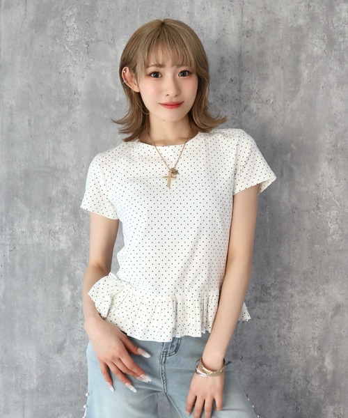 CECIL McBEE（セシルマクビー）の「ドット柄フリルTシャツ（Tシャツ/カットソー・レディース・ブラック/ホワイト/グレー・FREE）」の4枚目の写真