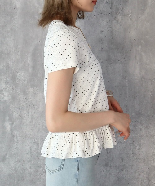 CECIL McBEE（セシルマクビー）の「ドット柄フリルTシャツ（Tシャツ/カットソー・レディース・ブラック/ホワイト/グレー・FREE）」の7枚目の写真