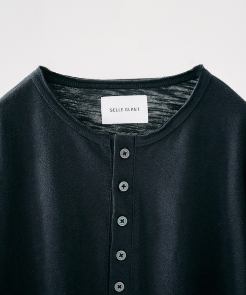 SELLE GLANT(セレグランテ)の「HENRY NECK SLUB T-SHIRT / ヘンリーネックスラブTシャツ(Tシャツ/カットソー・メンズ・オフホワイト/ブラック系/ミント/ブラック・LARGE/SMALL/MEDIUM)」の7枚目の写真
