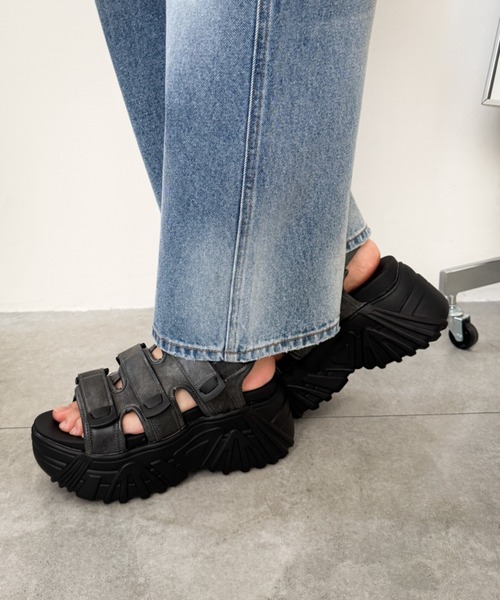 WEGO(ウィゴー)の「WEGO/【26年春夏新作】厚底ボリュームスポサン(サンダル・レディース・ブラック系その他/ブラック・MEDIUM/SMALL/LARGE)」の13枚目の写真