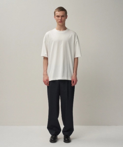 ATON(エイトン)の「【ATON/エイトン】SUVIN 60/2 OVERSIZED T-SHIRT(Tシャツ/カットソー・メンズ・ブラック・2/6)」の4枚目の写真