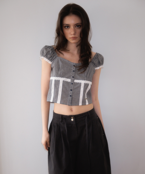 ROSEFRANTZ（ロゼフランツ）の「Check Shirring Crop Blouse [Navy]（シャツ/ブラウス・レディース・ネイビー・SMALL/MEDIUM）」の4枚目の写真